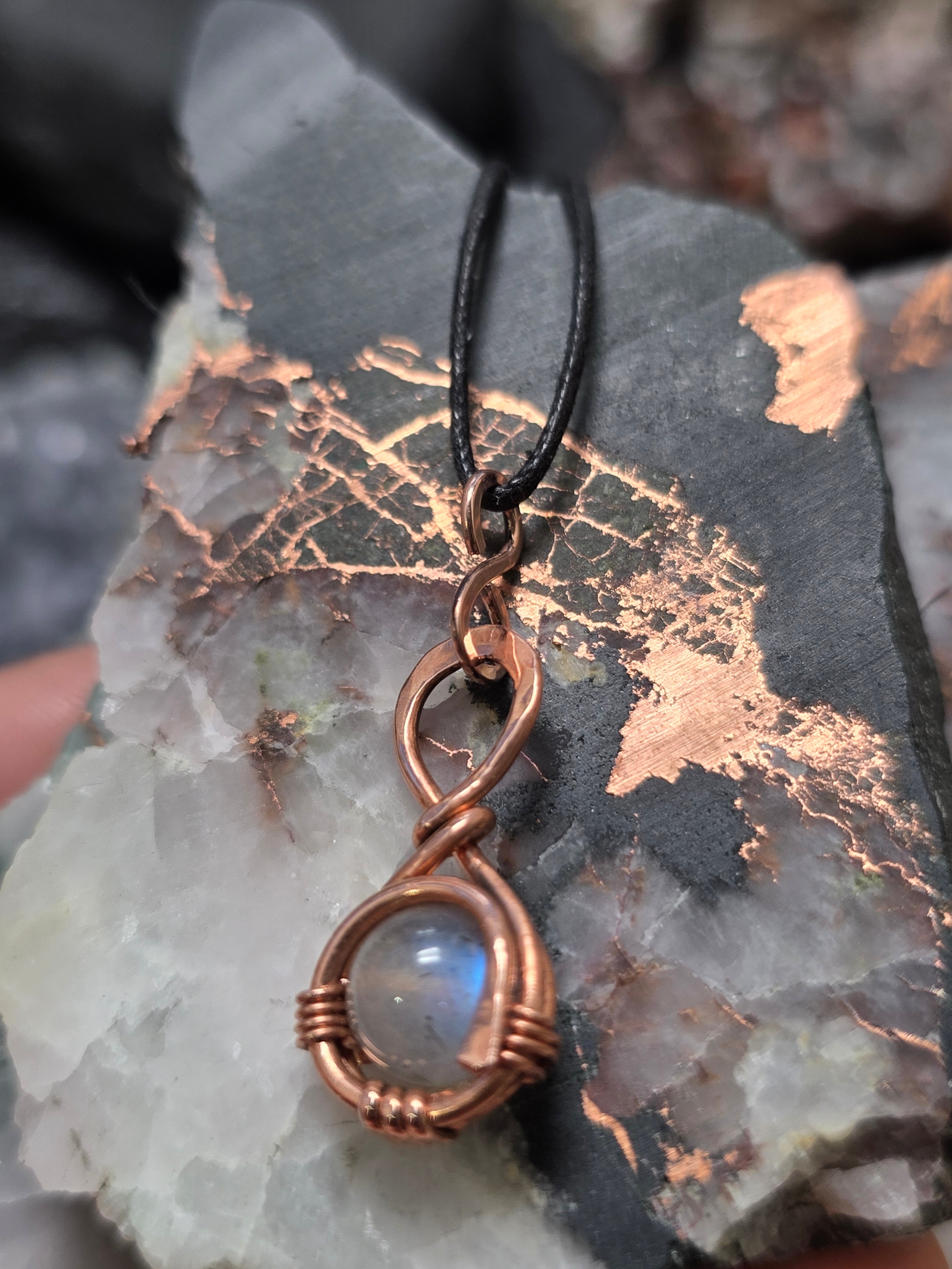 "Orbit" Labradorite Pendant