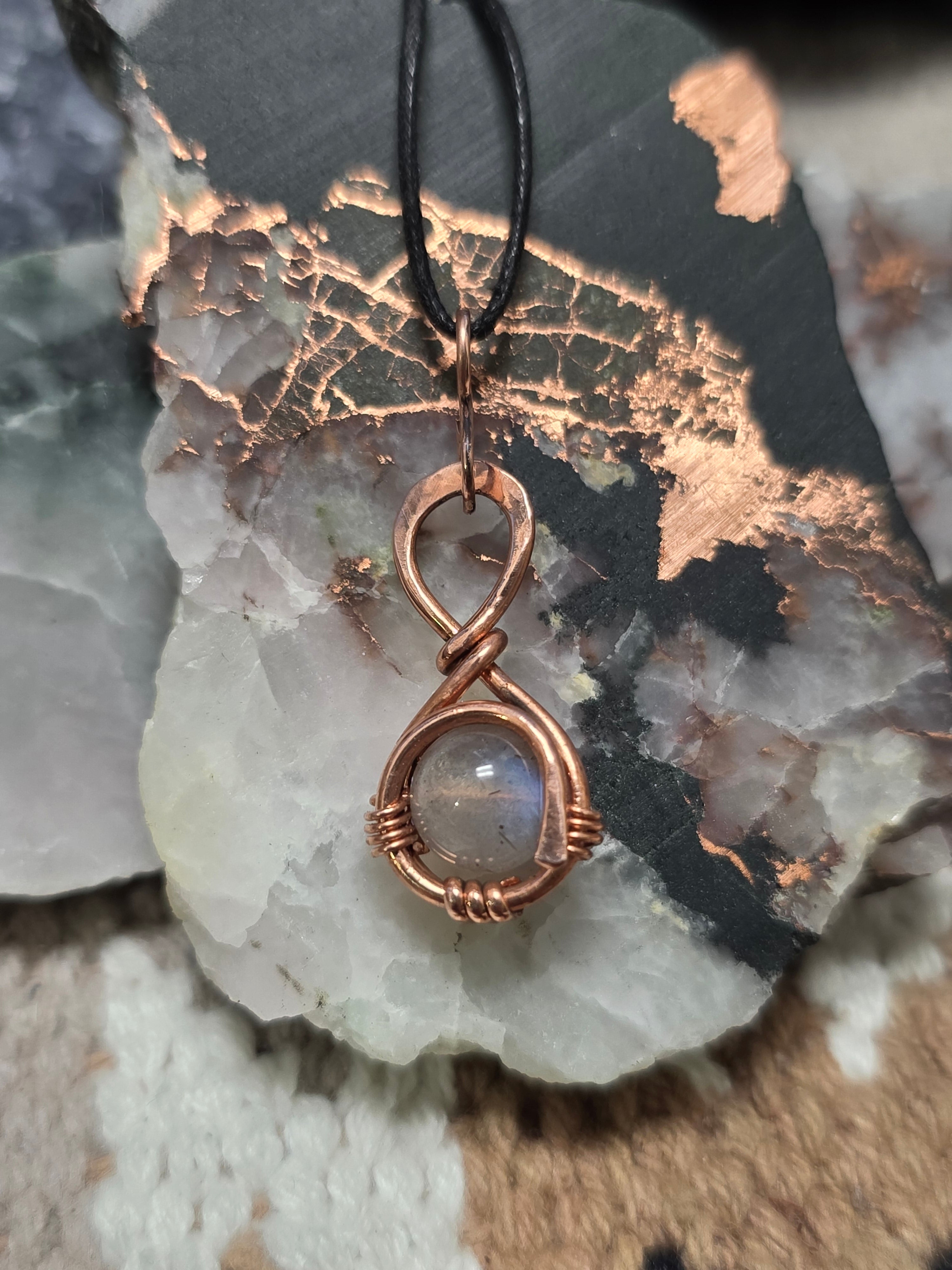 "Orbit" Labradorite Pendant