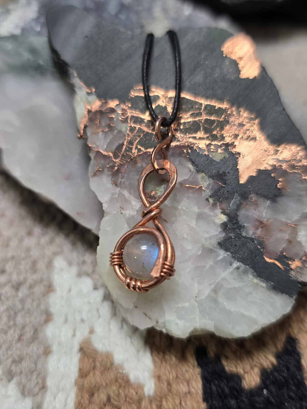 "Orbit" Labradorite Pendant
