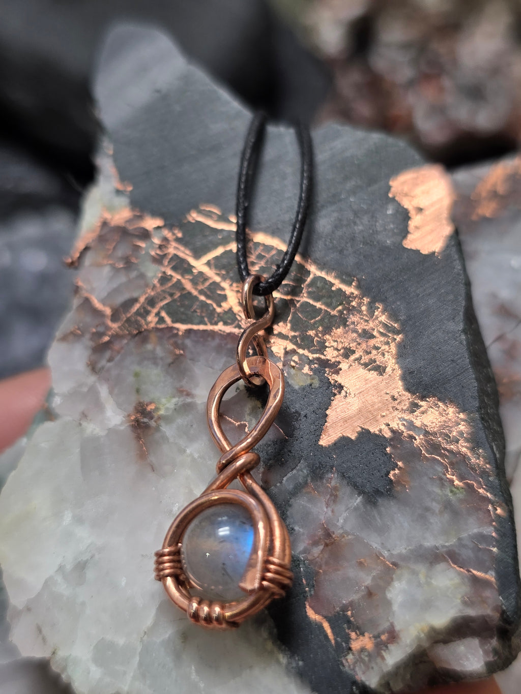 "Orbit" Labradorite Pendant