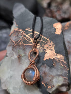 "Orbit" Labradorite Pendant