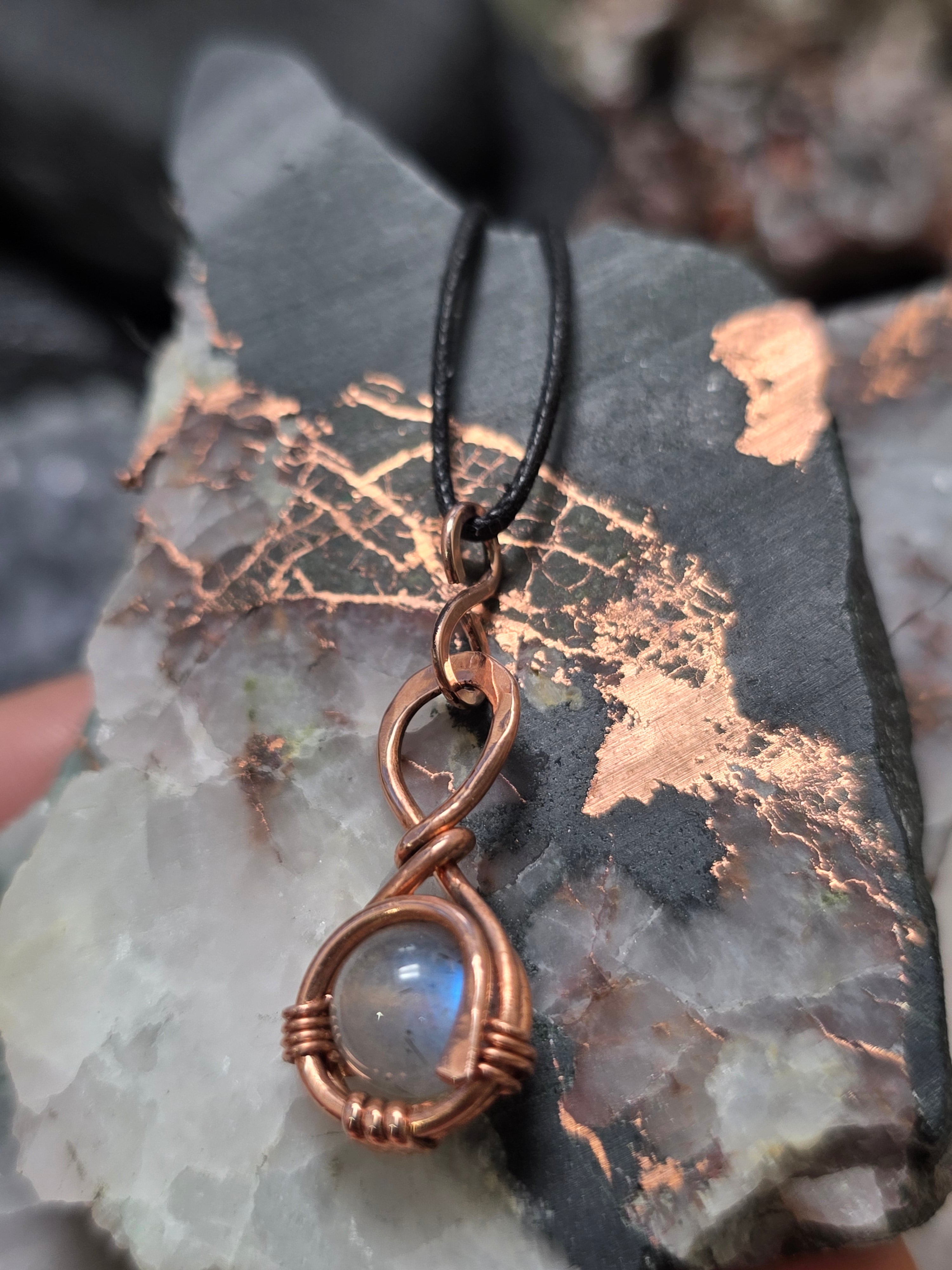 "Orbit" Labradorite Pendant
