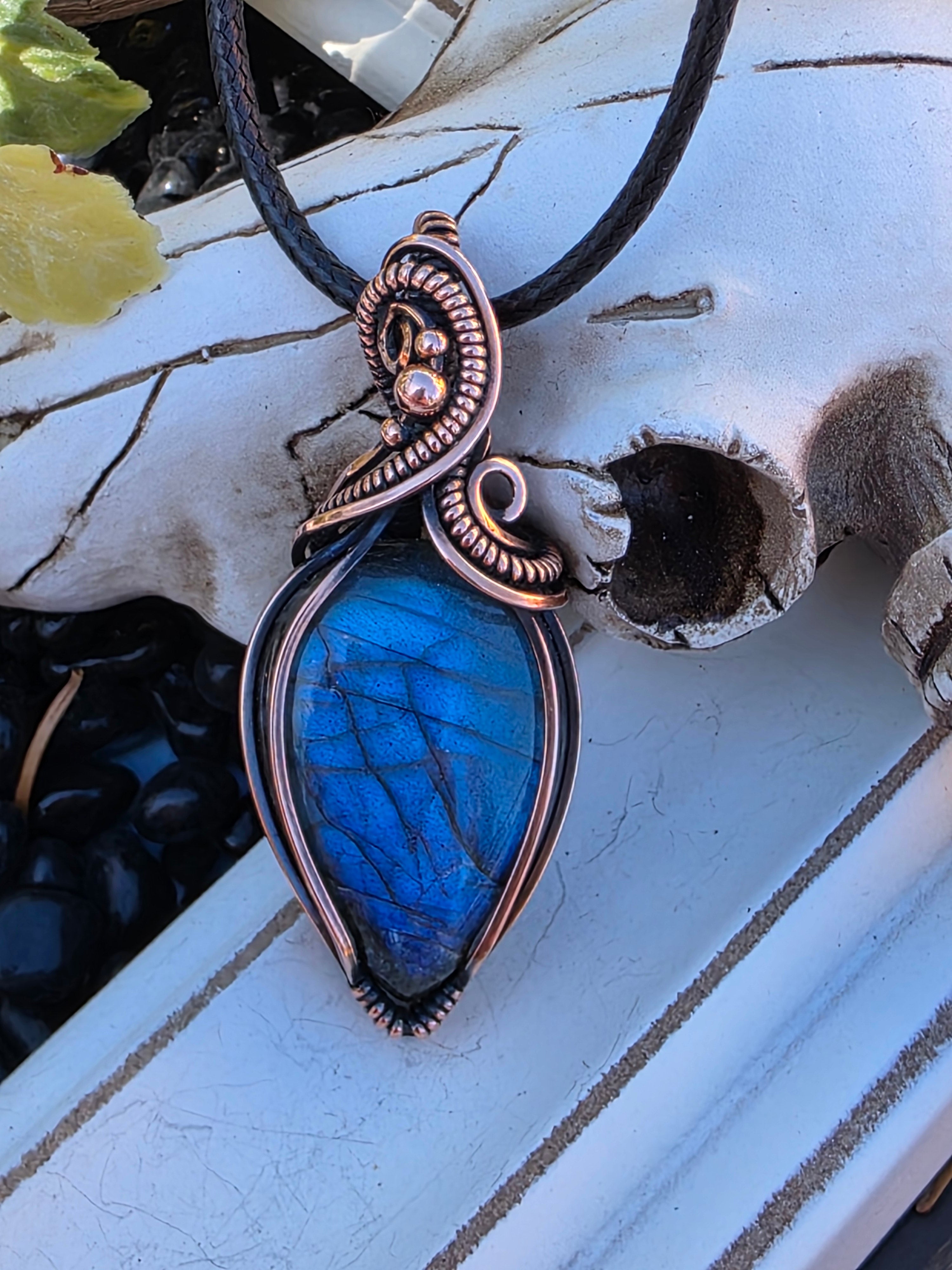 Blue Flash Labradorite in Copper