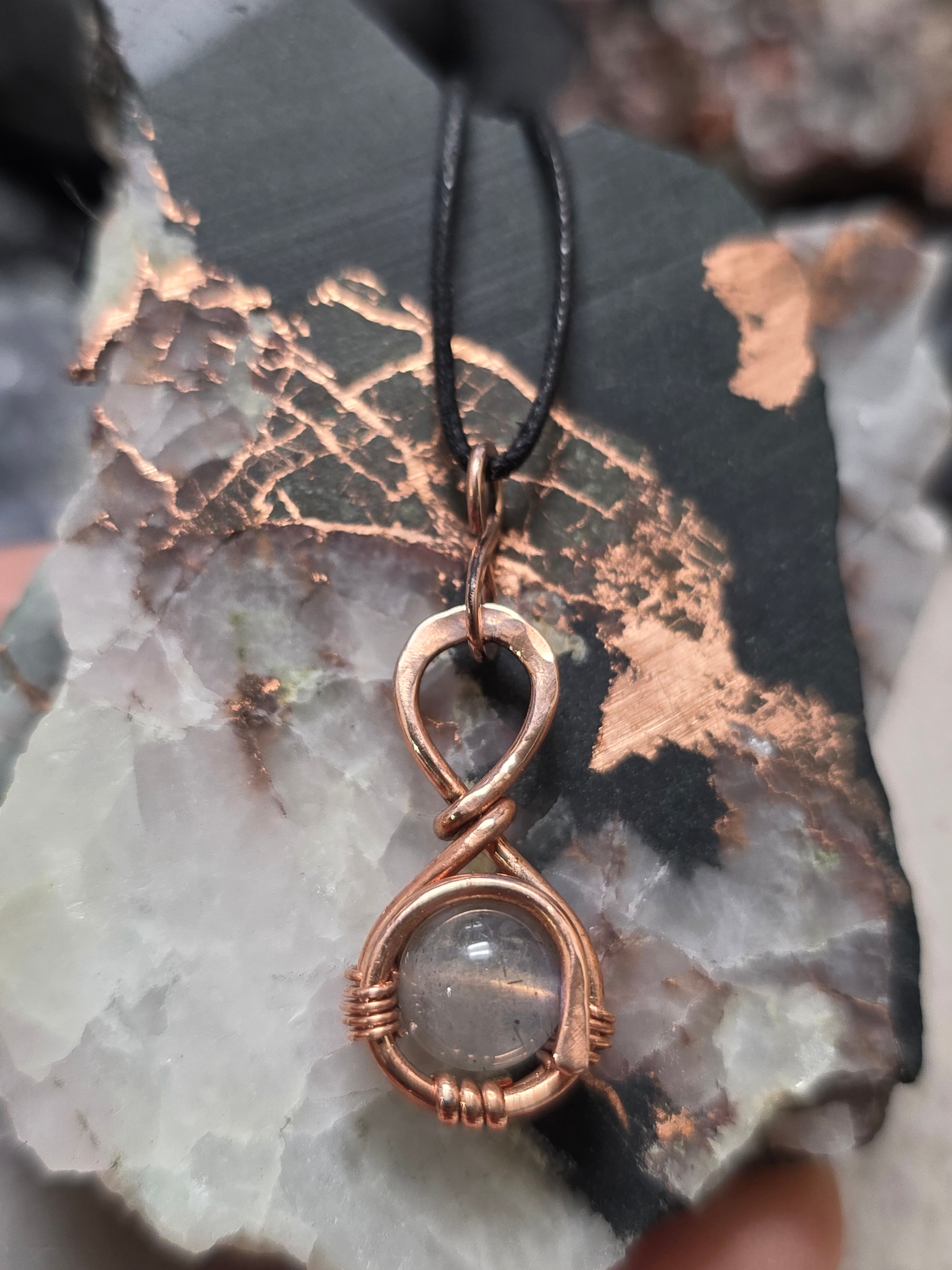 "Orbit" Labradorite Pendant