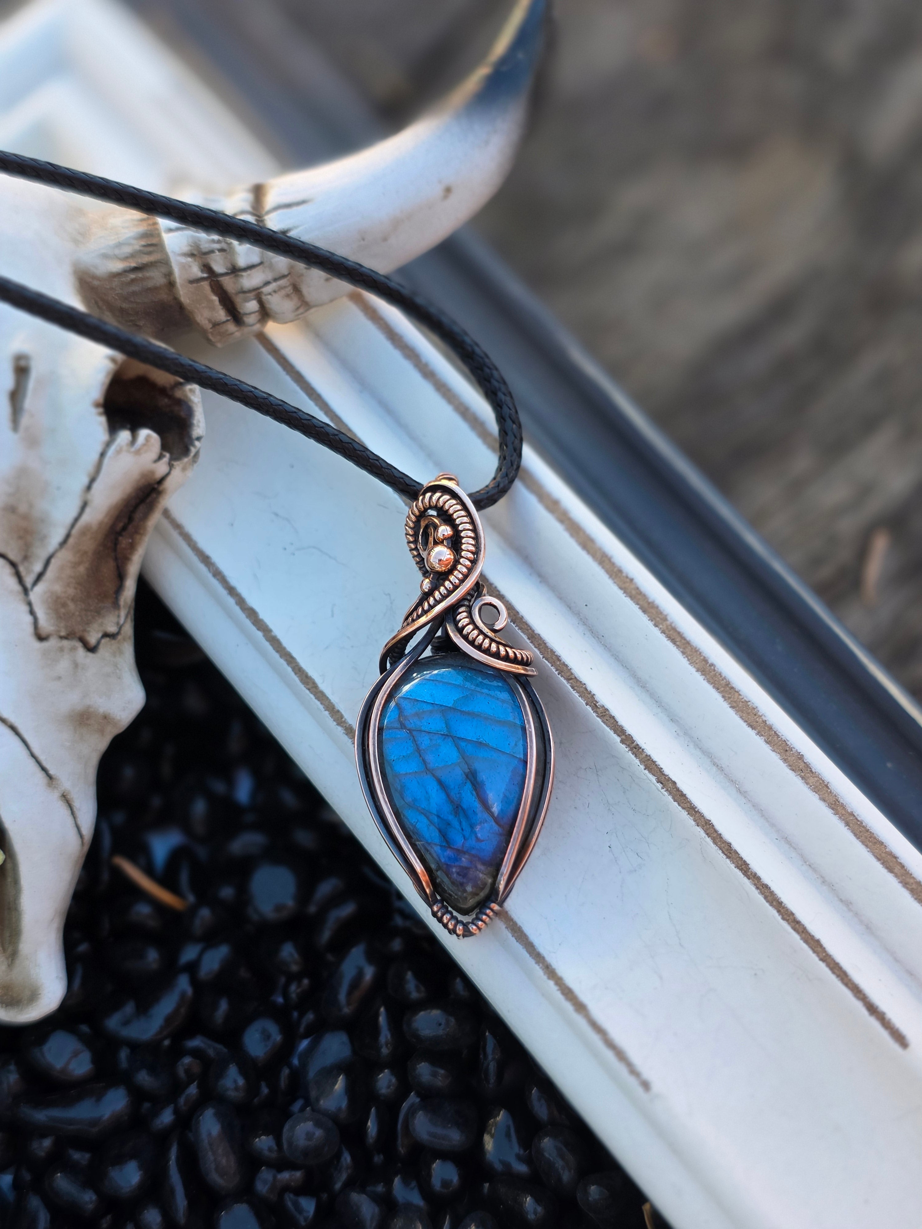 Blue Flash Labradorite in Copper
